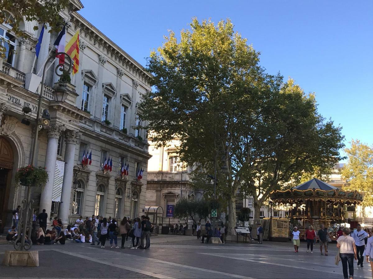 アヴィニョンLes Coulisses De L'Horloge - Wifi - 50 M Palais Des Papesアパートメント エクステリア 写真