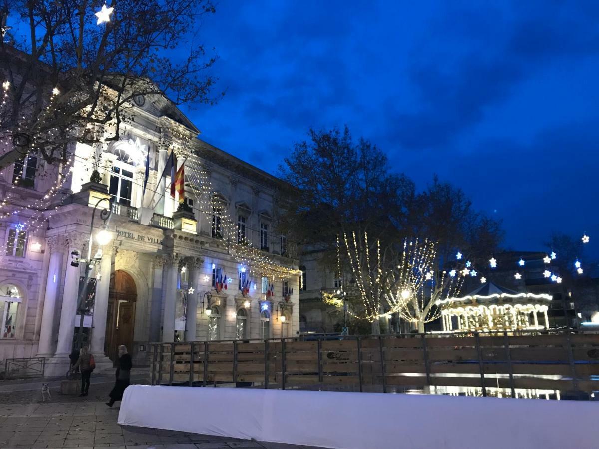 アヴィニョンLes Coulisses De L'Horloge - Wifi - 50 M Palais Des Papesアパートメント エクステリア 写真